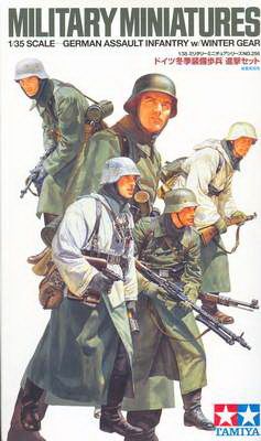 Tamiya 35256 German Assault Infantry with Winter Gear 1/35
