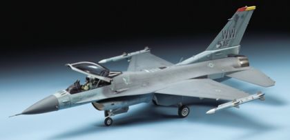 Tamiya 60786 F-16CJ Fighting Falcon 1/72
