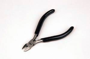 Vyštipovací kleště na plast