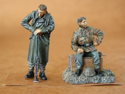 German Infantry After Combat (2 fig.) 1/35