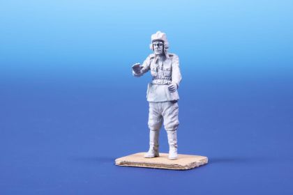 Soviet WW II Tank Loader 1/48