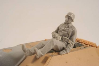 German WW II Hetzer Sitting Infantry man 1/35