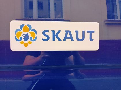 Magnetická samolepka na auto logo SKAUT malá