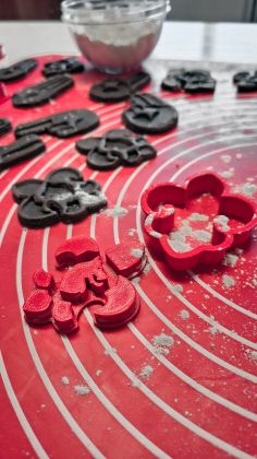 Vykrajovátko pozdrav skautský