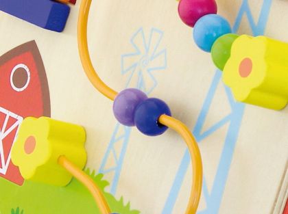 VIGA, Dřevěné chodítko s herními prvky