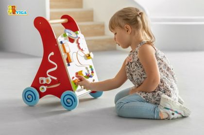 VIGA, Dřevěné chodítko s herními prvky