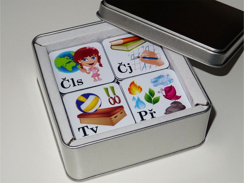 Rozvrh hodin 1.stupeň pro holky 1.-5. třída 146ks v plechové krabičce 10x10x4,5cm