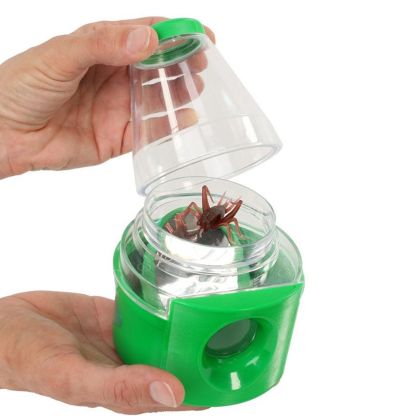 Kukátko na brouky (Creature Peeper)