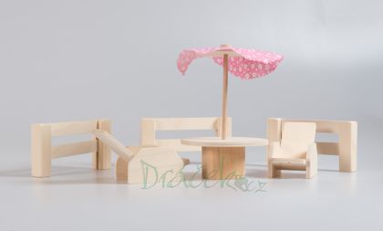 Dřevěný nábytek pro panenky - sada 22 ks