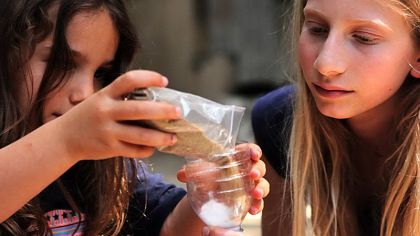 Plan Toys, Bláznivá vědecká laboratoř - Mladý trosečník