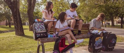 Školní a cestovní batoh na kolečkách Nikidom Roller UP Street style (19l)