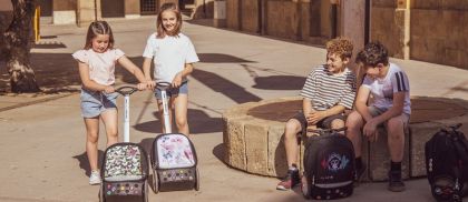 Školní a cestovní batoh na kolečkách Nikidom Roller UP Street style (19l)