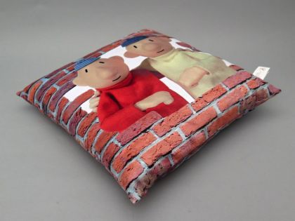 Moravská Ústředna Polštář oboustranný 30x30cm, Pat a Mat, zeď