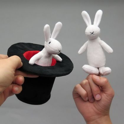 MÚ Brno, Bob a Bobek v klobouku, prstoví mańásci