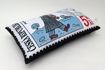 Polštář 43x25cm, Švejk, známka 5,90Kč