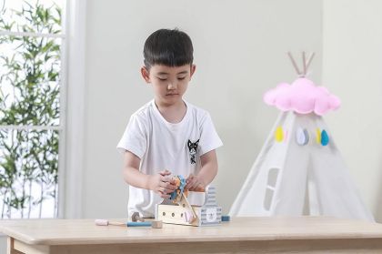 VIGA, Dřevěná basa s nářadím