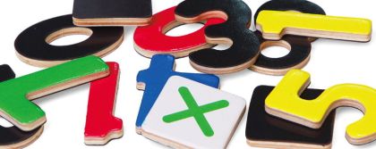 VIGA, Dřevěná magnetická čísla v krabičce