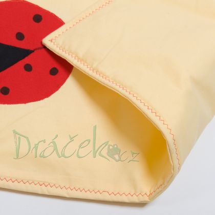 Přehoz přes postel Beruška