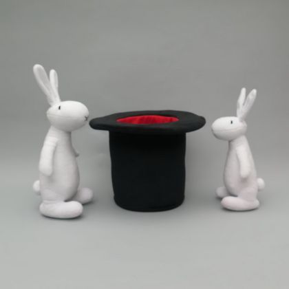 MÚ Brno, Bob a Bobek v klobouku - plyšové figurky 32cm a 27cm