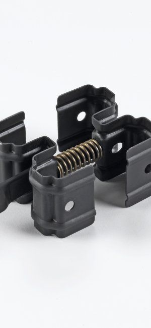 Svorka E-Lander na kovové zásobníky AR-15