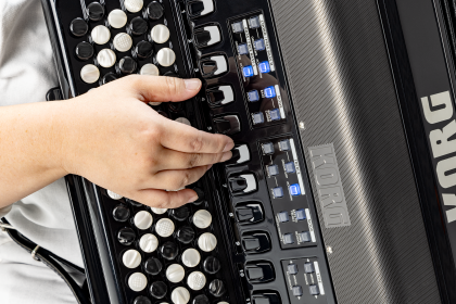 KORG FISA Suprema-B - digitální kordeon, knoflíkový