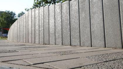 CSB PALISÁDA LENA 18 x 12 x 120 cm, Šedá (paleta 20 ks)