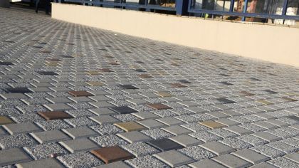 CSB KOSTKA 6 Černá standard neskladba (paleta 10,56 m² / vrstva 0,88 m²)