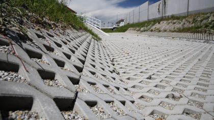 CSB VEGETAČNÍ TVÁRNICE velká 60 x 40 x 10 cm Šedá (paleta 36 ks)