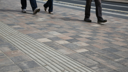 CSB QUADRO 8 Šedá vodící drážka neskladba (paleta 9,6 m² / vrstva 0,96 m²)