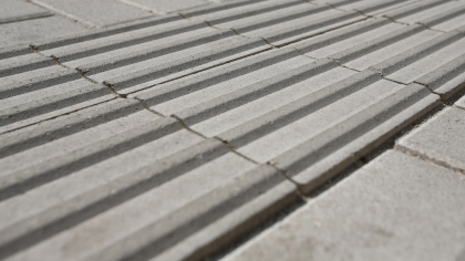 CSB QUADRO 6 Šedá vodící drážka neskladba (paleta 11,52 m² / vrstva 0,96 m²)