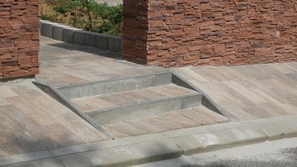 CSB OBRUBNÍK ZAHRADNÍ R20 5 x 20 x 50 cm Černá (paleta 120 ks) 