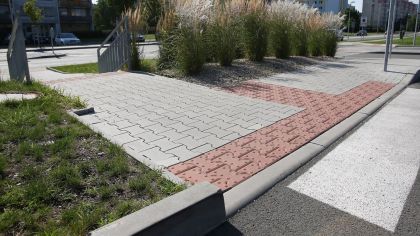 CSB KOST 8 Červená slepecká neskladba ROVNÁ (paleta 8,4 m² / vrstva 0,84 m²)