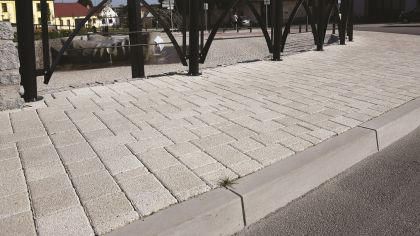 CSB OBRUBNÍK SILNIČNÍ H 15 x 25 x 100 přímý Šedý (paleta 18 ks)