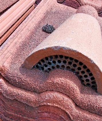 Odvětrávací taška MONTERO rubínově červená BRAMAC - VÝPRODEJ