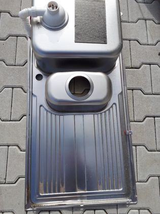 Nerezový dřez s odkapávačem PYRAMIS - VÝPRODEJ