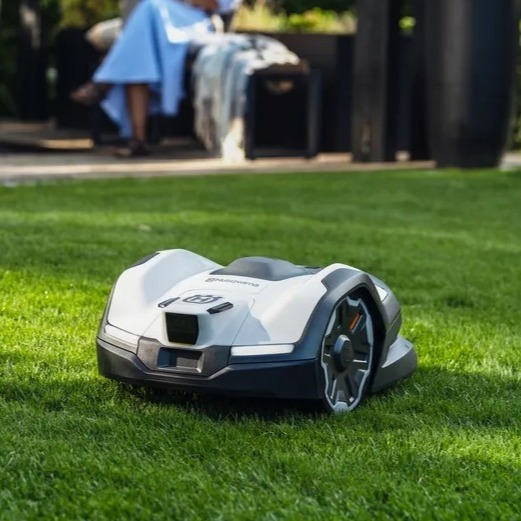 Robotické sekačky Husqvarna Automower®: chytré sečení trávníku bez starostí