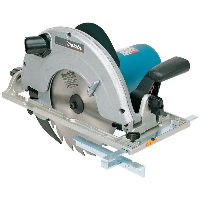 Ruční kotoučová pila MAKITA 5903R