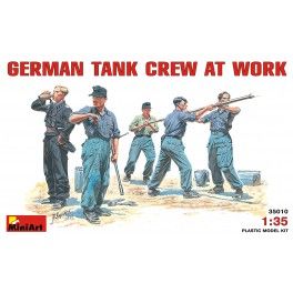 MA35010 German Tank Crew at Work