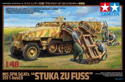 TA32566 Sd.Kfz.251/1 Ausf.D Stuka zu Fuss