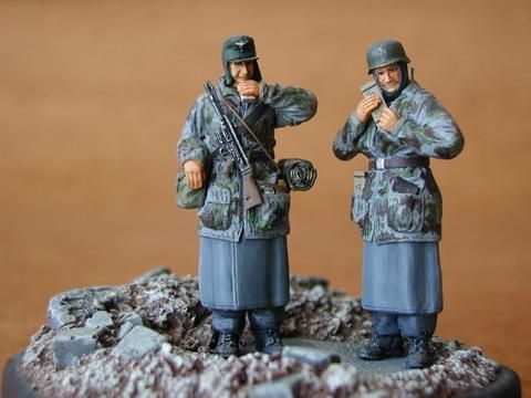 1:35 German Infantry Ardennes (2 fig.)