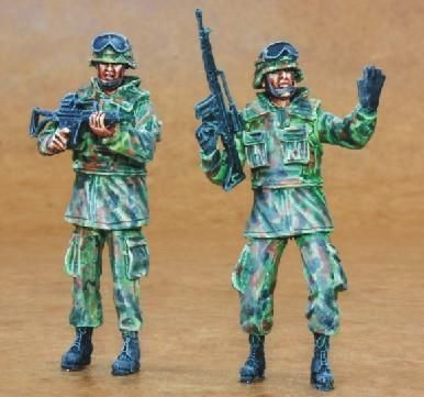 1:35 Bundeswehr Infantry (2 fig.)