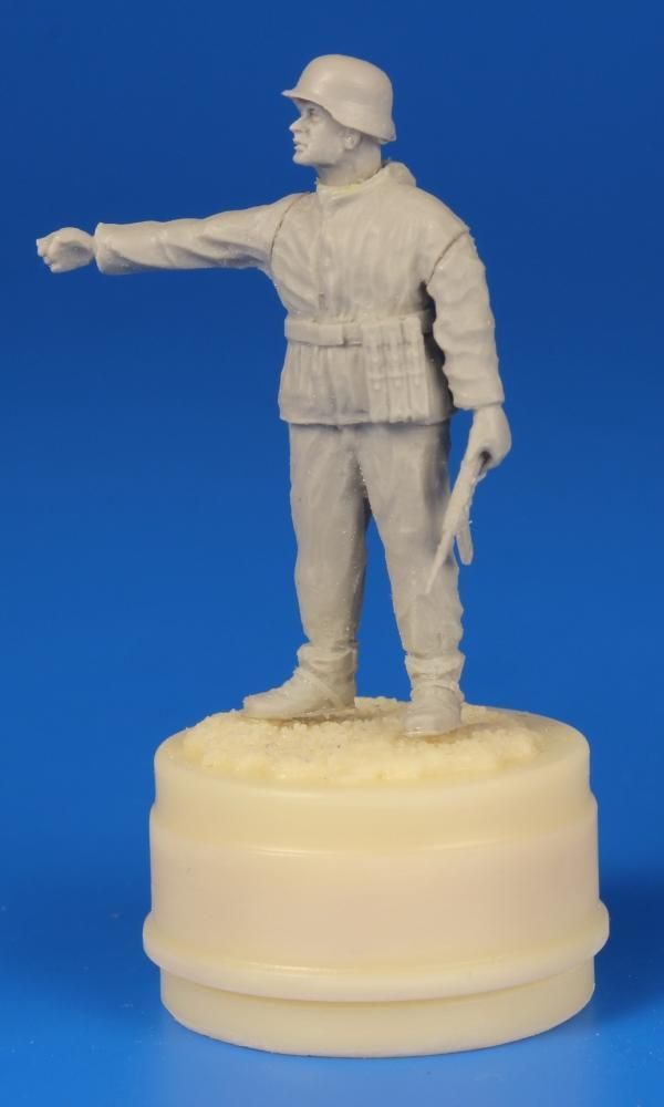 1:48 German WW II Soldier - the Ardennes 1944