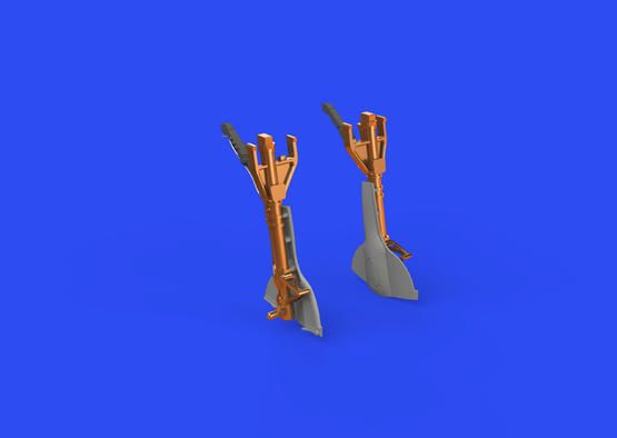 1:48 F6F undercarriage legs BRONZE