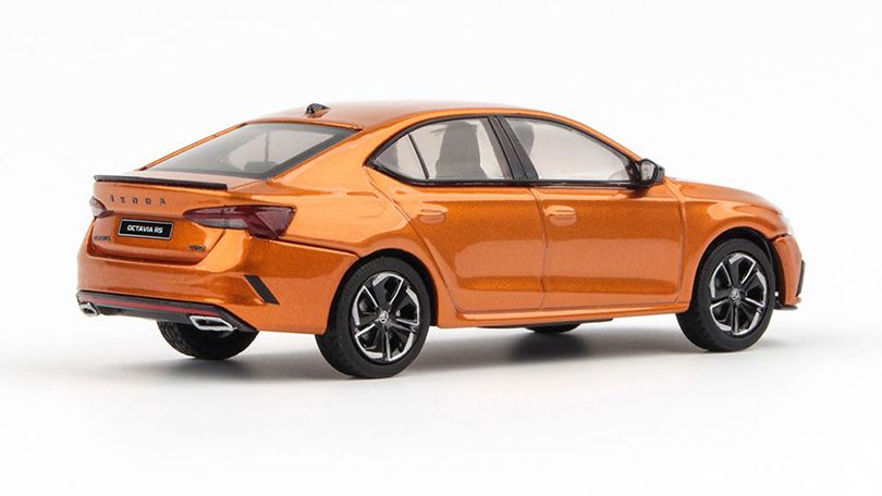 1:43 Škoda Octavia IV RS 2020 Oranžová Phoenix Metalíza