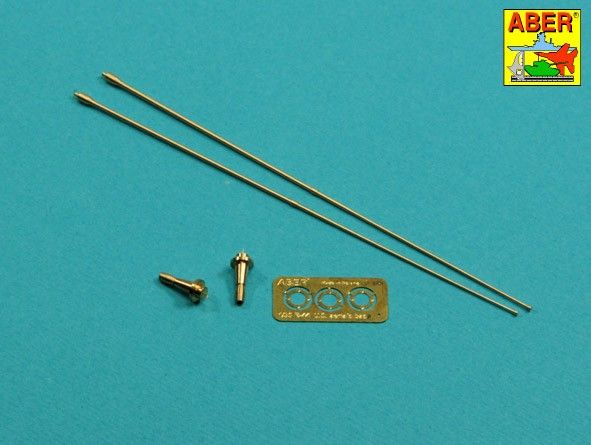 1:35 Set of 2 NATO antennas with mount bases