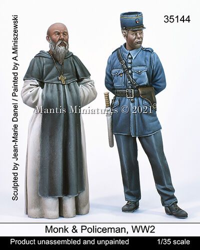 1:35 Monk & Policeman (WW2 era)