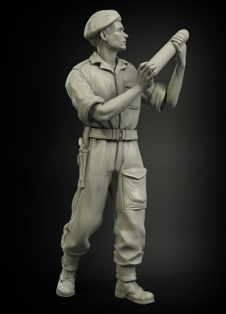 1:35 British RAC North Africa loading 75mm ammo soldier No.2