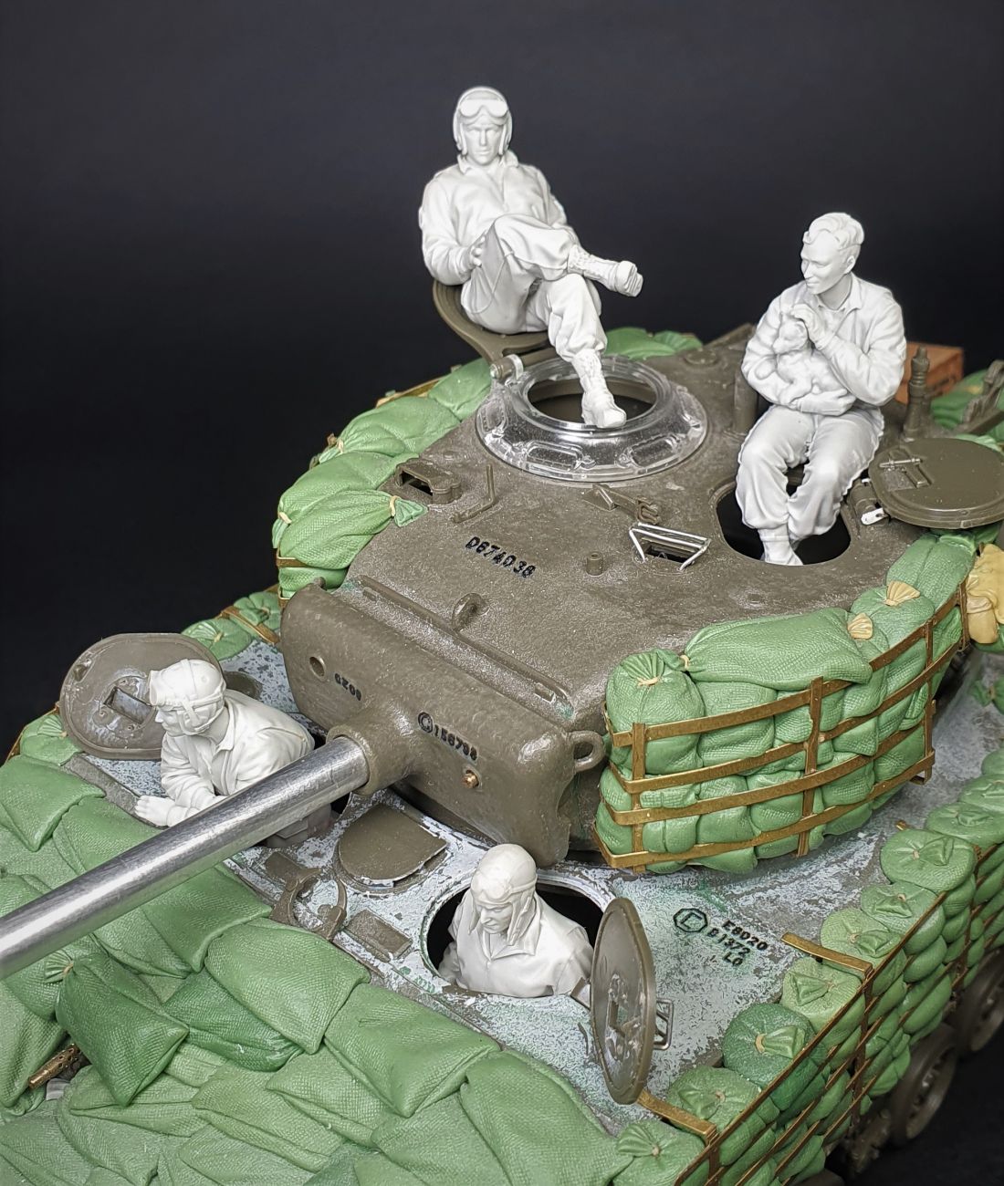 1:35 “Easy rider” Sherman tank crew
