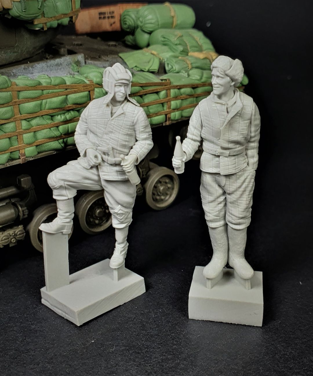 1:35 Soviet tankers at rest set