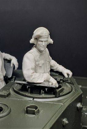 1:35 British tank commander coverall
